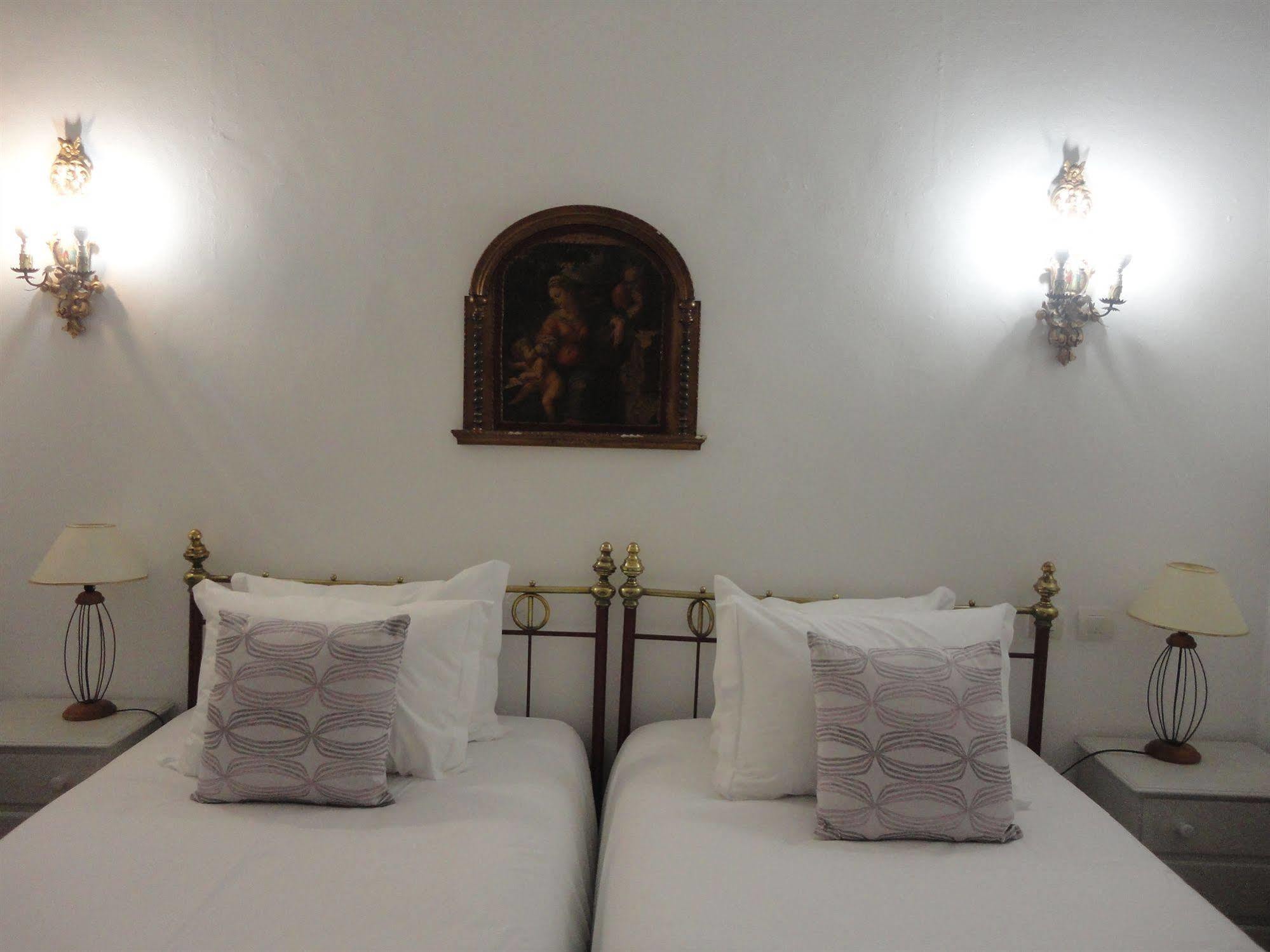 Hotel Solar De Monfalim เอโวรา ภายนอก รูปภาพ